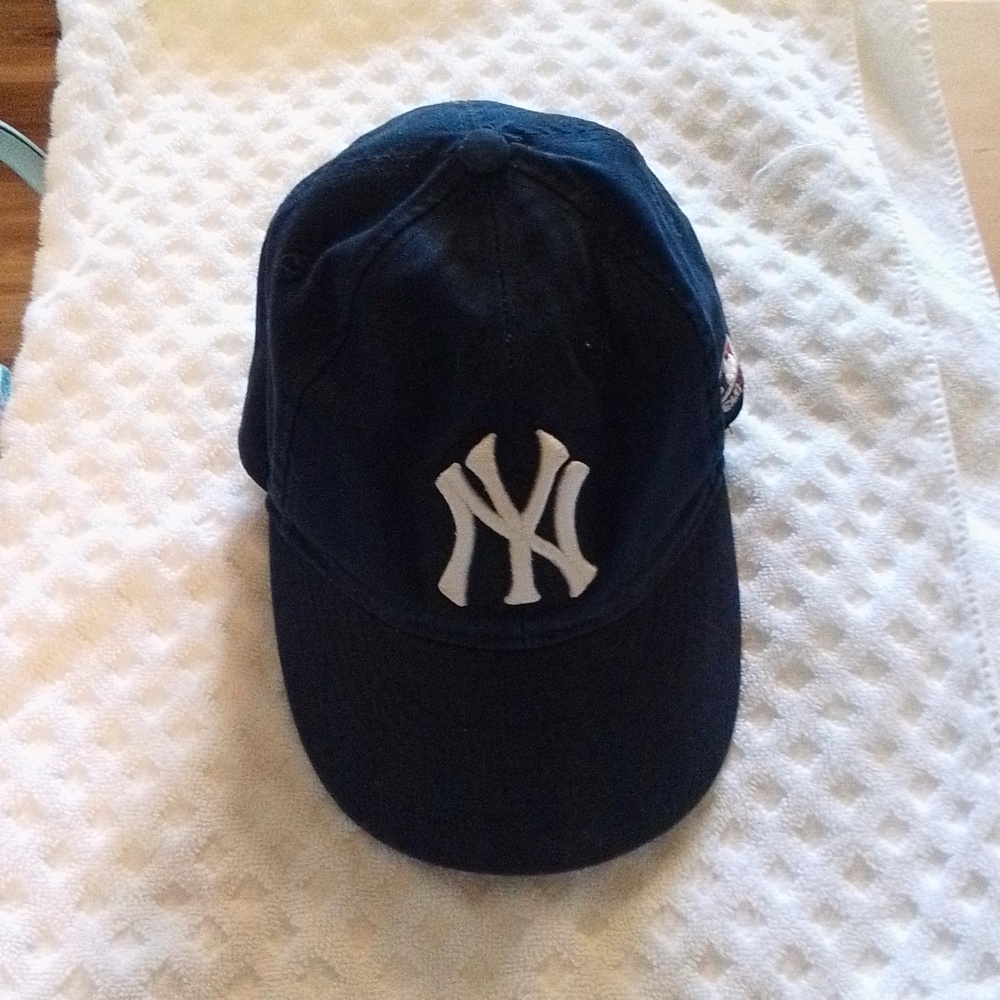 New York Yankees Team MLB youth ball cap with adjustable band